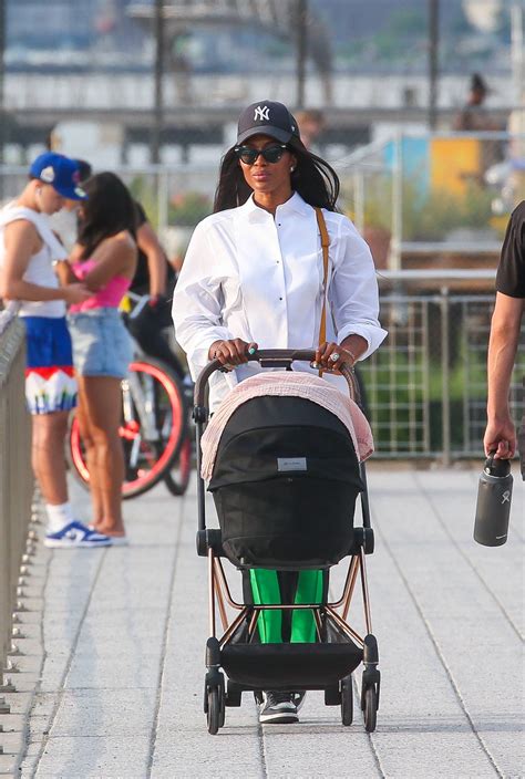 Naomi Campbell With Her Daughter In New York City 01 Gotceleb