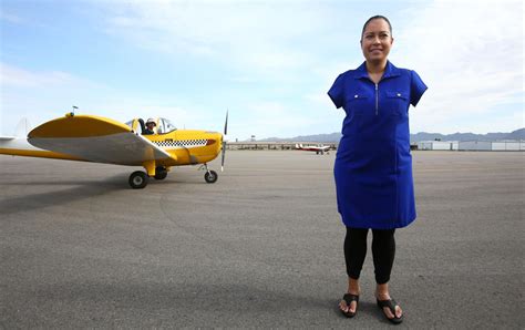 Photos Armless Pilot Jessica Cox Gets A Plane To Help Spread Her Message