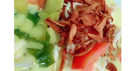 Isi soto terdiri dari jeroan sapi, yakni babat, paru, dan usus. 450 resep soto ayam santan enak dan sederhana - Cookpad