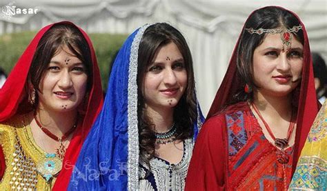 Pakhtun Women In Traditional Afghan Dress Traditional Afgh Flickr