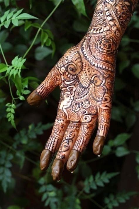 Top 5 Bridal Mehendi Artists In Ahmedabad Who Can Stun You With Their