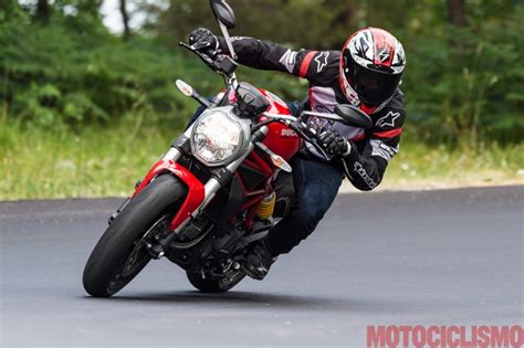 Prova Comparativa Naked Facili Ducati Monster Honda Cb F