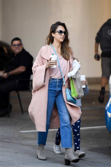 Jessica Alba And Her Daughter Haven Went Out To Buy Breakfast In Los Angeles