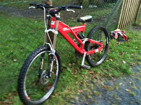 This tool helps you in getting an idea about the price of your second hand bike so that you can quote the right value while selling. QUICK SALE CUSTOM DOWNHILL BIKE For Sale