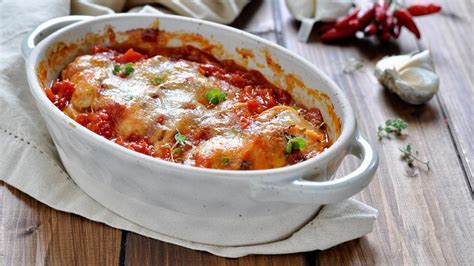 Blanc de poulet sauce tomate mozzarella au four