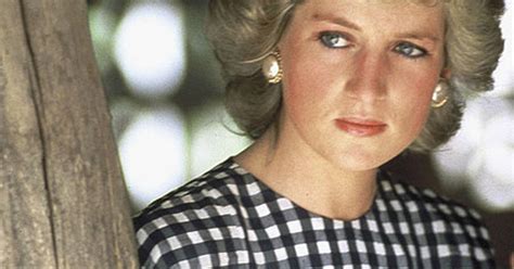 Princess Dianas Favourite Fashion Designer Dies Mirror Online