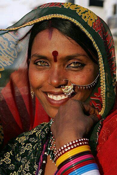 mujer hindú beautiful smile beauty around the world world of color