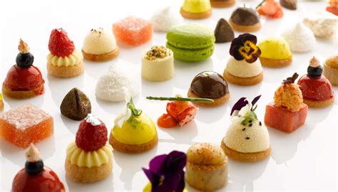 Finished off with a fine selection of sweet dessert canapés. Saint Pierre heralds a return to its fine-dining roots