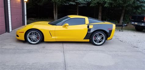 2008 C6 Corvette With Carbon Fiber Rear Fenders