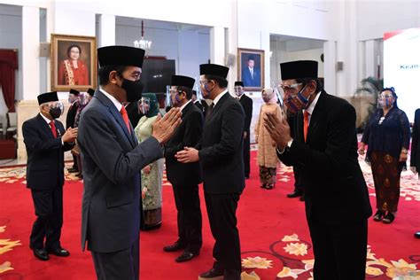 Presiden Jokowi Saksikan Pengucapan Sumpah Keanggotaan Ombudsman Ri