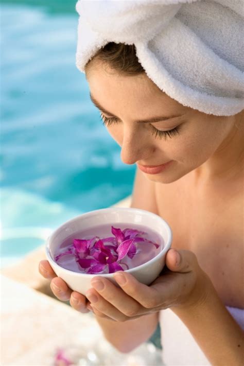 To prepare this home remedy: 6 Natural Recipes for Dry Frizzy Hair|