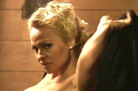Melena mason wet strip 2. Pamela Anderson kończy 53 lata. Jak zmieniała się ...