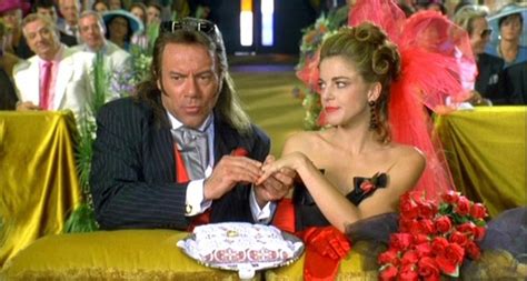 Carlo verdone in versione furio, uno dei personaggi più amati dei suoi film, fa gli auguri di buon natale ai suoi fan. Una nuova specie: il coatto/tamarro/truzzo nord-americano ...