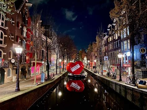 Amsterdam Evening Walk In Photos Velvet Escape