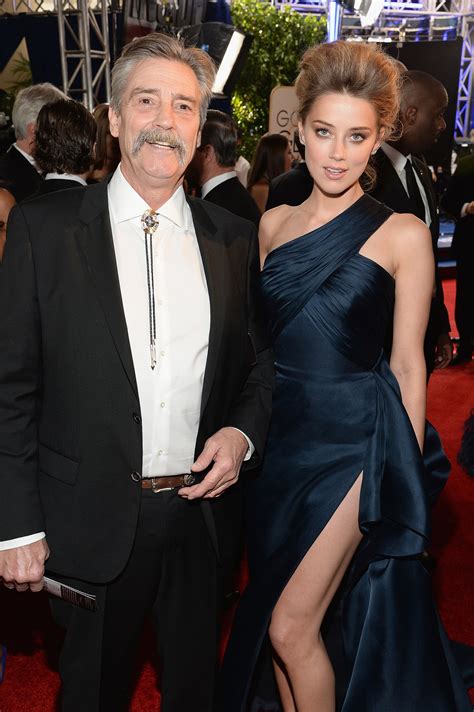 Amber Heard Posed With Her Dad David On The Red Carpet At The For