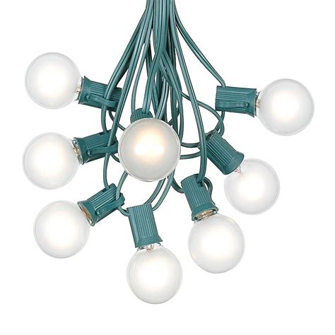 100 Frosted White G40 Globeround Outdoor String Light Set On Green