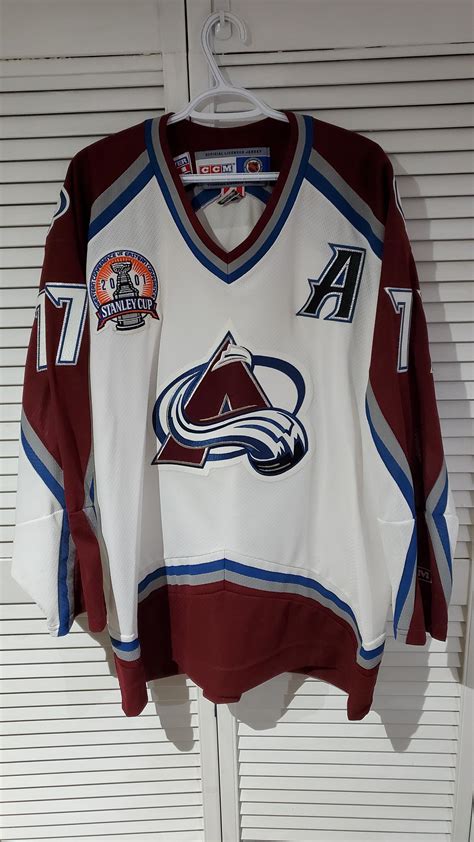 Grail Day Picked Up This Ray Bourque Avs Jersey With The Stanley Cup