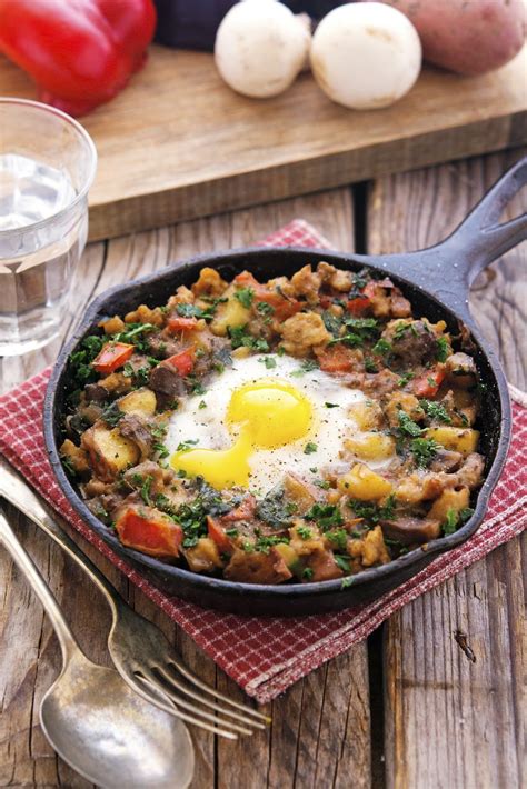 Fortunately, they're also healthy and lower in calories than most people think! Farmers Market Hash with Eggs | Egg recipes, Baked eggs, Healthy low calorie meals