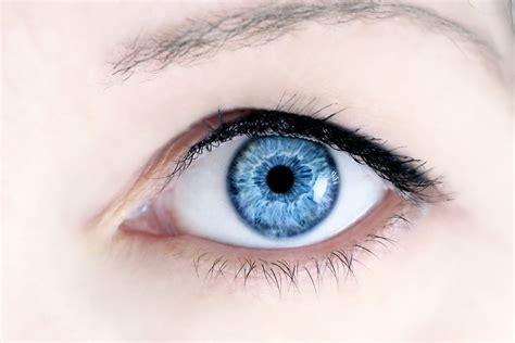 Cara Menjaga Kesehatan Mata Di Era Digital Vio Optical Clinic