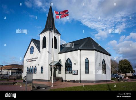 Norwegian Church In Sunshine At Cardiff Bay Wales Uk Stock Photo Alamy