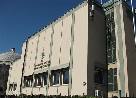 Katında hizmet vermekte olan birim kütüphanesidir. OKTAY ARAS - İstanbul Üniversitesi Merkez Kütüphanesi