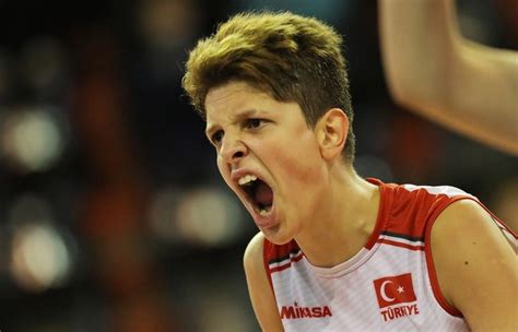 Ebrar karakurt is a turkish volleyball player. Vakifbank promove Ebrar Karakurt, campeã mundial sub-23 ...