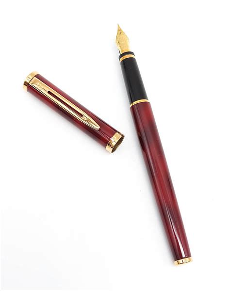 Waterman Preface Red Lacquer Fountain Pen 18k Gold Fine Nib Grand