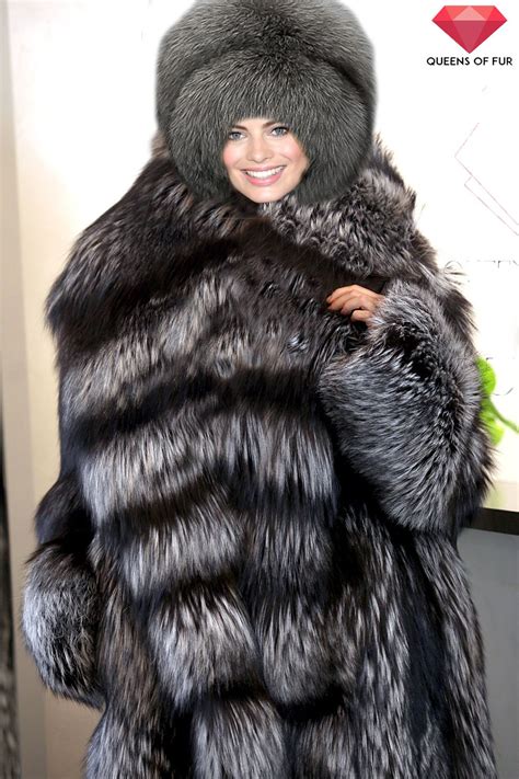 Margot Robbie In A Silver Fox Fur Coat And Hat Fox Fur Coat Fox Fur