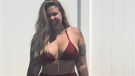 ‘teen Mom Kailyn Lowry Shows Off Her Sexy Cleavage In