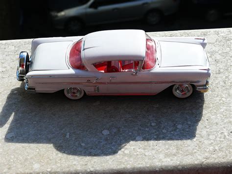 1958 Chevy Impala 2n1 Plastic Model Car Kit 125 Scale