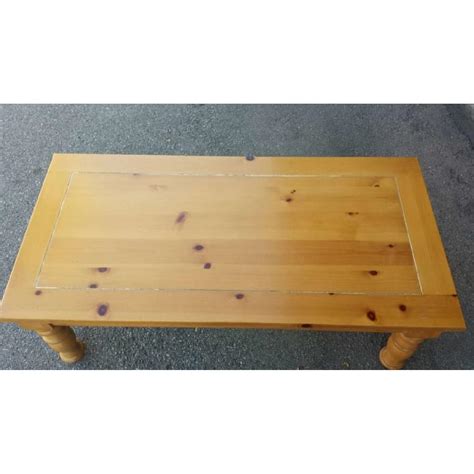 Broyhill Fontana Coffee Table - AptDeco