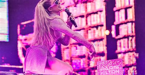paris hilton slips during live performance at the library but finishes strong world today news