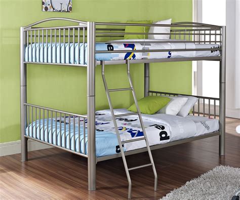 Choosing convenient, comfortable bunk beds. Twin over Full Bunk Bed with Stairs for Safety | atzine.com