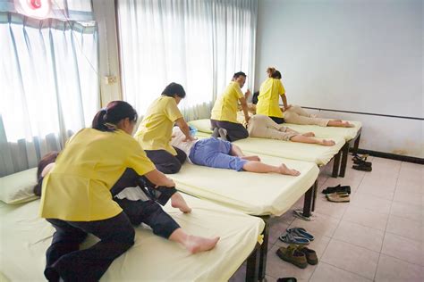 Chetawan Wat Pho Thai Massage School Learn Traditional Massage In Bangkok Go Guides