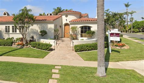 Maybe you would like to learn more about one of these? Pin by Aly Dickinson on Yard Landscaping | House styles ...