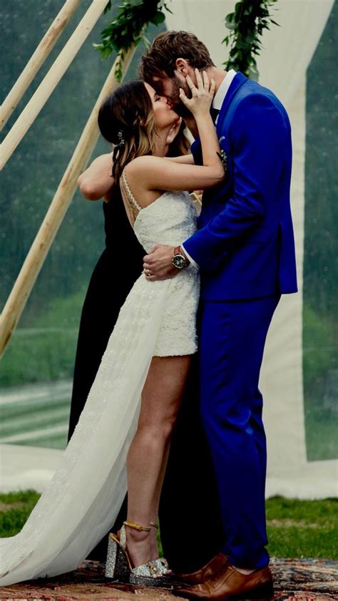 Get the latest maren morris news, articles, videos and photos on the new york post. Maren Morris & husband {March 2018} | Woman crush everyday