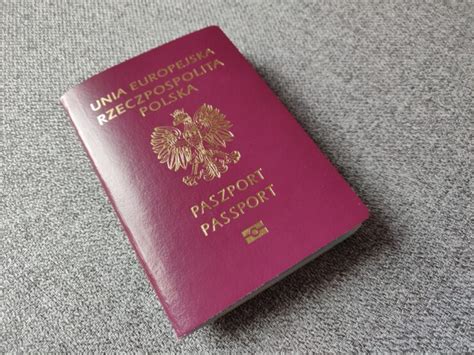 Jak wyrobić paszport krok po kroku Z wizą lub bez o dalekich