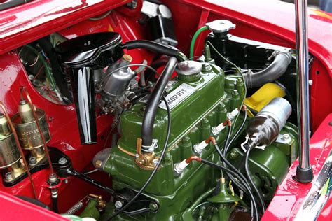 Morris Mini Minor Transverse Mounted Engine Bay Detail C Flickr