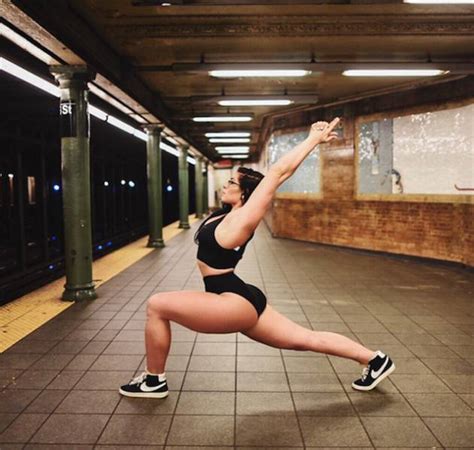 Beautiful Women Show Off Their Sexy Stretching Skills Pics