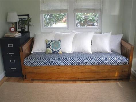 10 Things I Love Daybed Couch Diy Daybed Sofa Bed Design