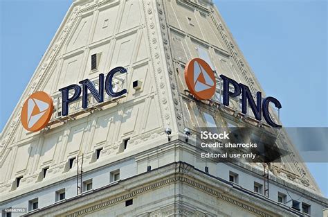 Pnc Bank Tower Cincinnati Ohio Usa Stock Photo Download Image Now