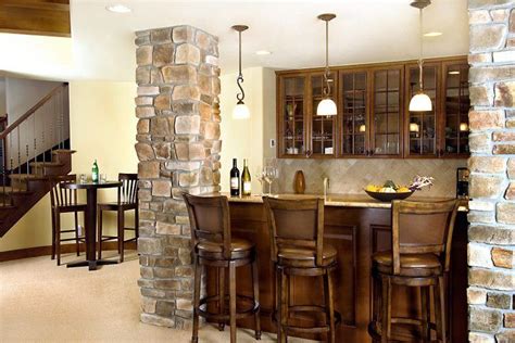 You must have imagined a gorgeous poolside patio, sleek and modern fittings and furniture or a stunning rustic, dreamy country side environment. 20 Of The Most Lavish Wooden Home Bar Designs