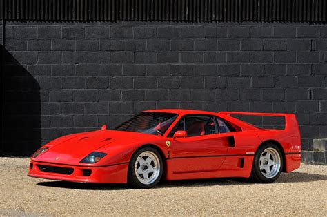 All ferrari f40 units rolled off the factory in the same shade of red. 1990 Ferrari F40 | Classic Driver Market