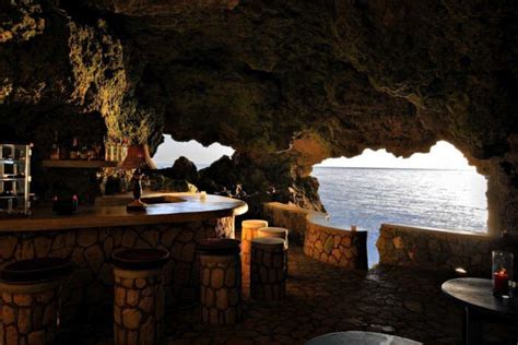 12 Amazing Cave Houses In The World For A Nomadic Staycation Expert