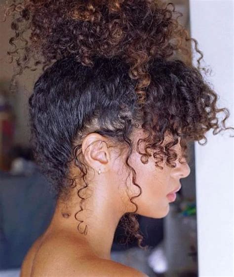 √28 Best Curly Hairstyles And Haircuts To Fulfill Your Fashion Interest