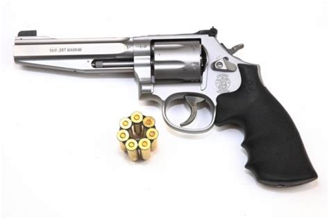 Smith Wesson Performance Center Pro Series Model 686 Plus