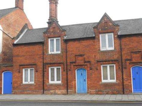 Studio flat for £215 pppw on polhill avenue, bedford from unite students: Harpur Street Bedford 1 bedroom Flat for sale MK40