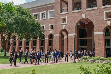 Poets&Quants - As Economy Grinds Down, UNC Launches Undergrad-To-MBA