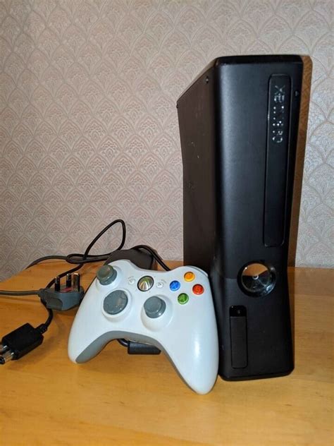 Xbox 360 Slim Genuine White Controller In Moortown West Yorkshire