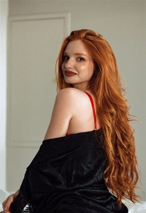 Foxy Social Media Celebrity Influencer Stunning Redhead Beautiful Redheads Fotografia